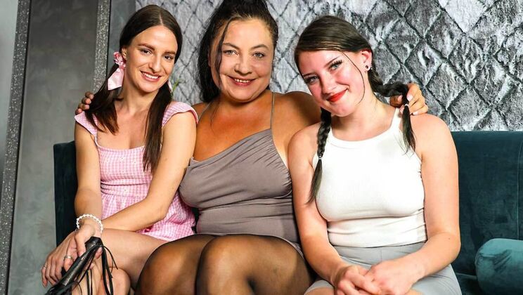 Teaching Girls: Lesbian Threesome with MILF and Teen