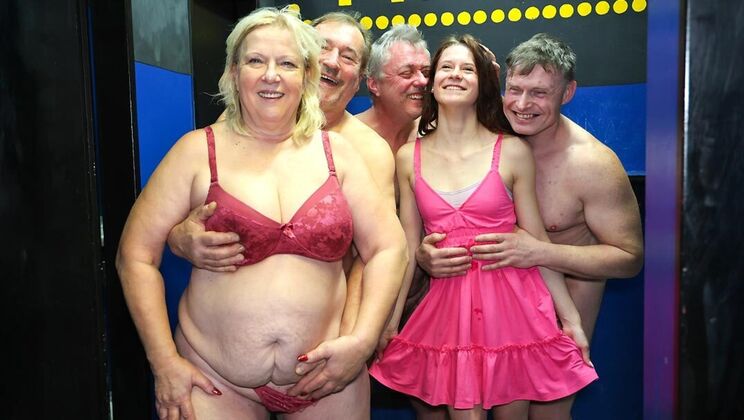 Grandpa's Lingerie Club: Blowjobs and Pussy Licking