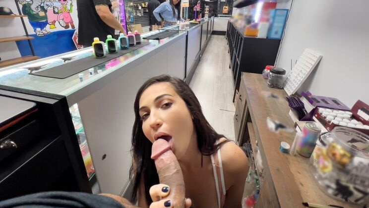 Mira Luv Rides Mike Ox Reverse Cowgirl And He Cums On Her Face After Her Vape Hit